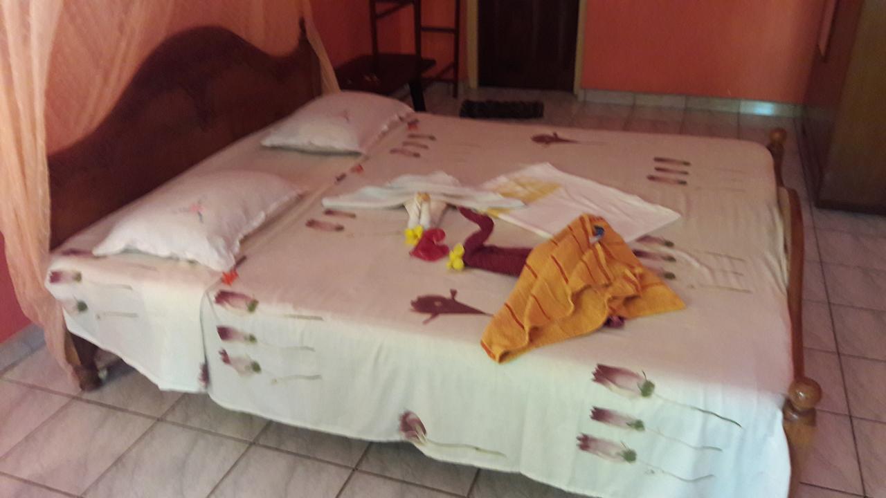 Guesthouse Sunshine Aluthgama Esterno foto