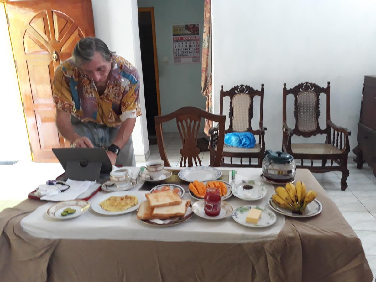 Guesthouse Sunshine Aluthgama Esterno foto