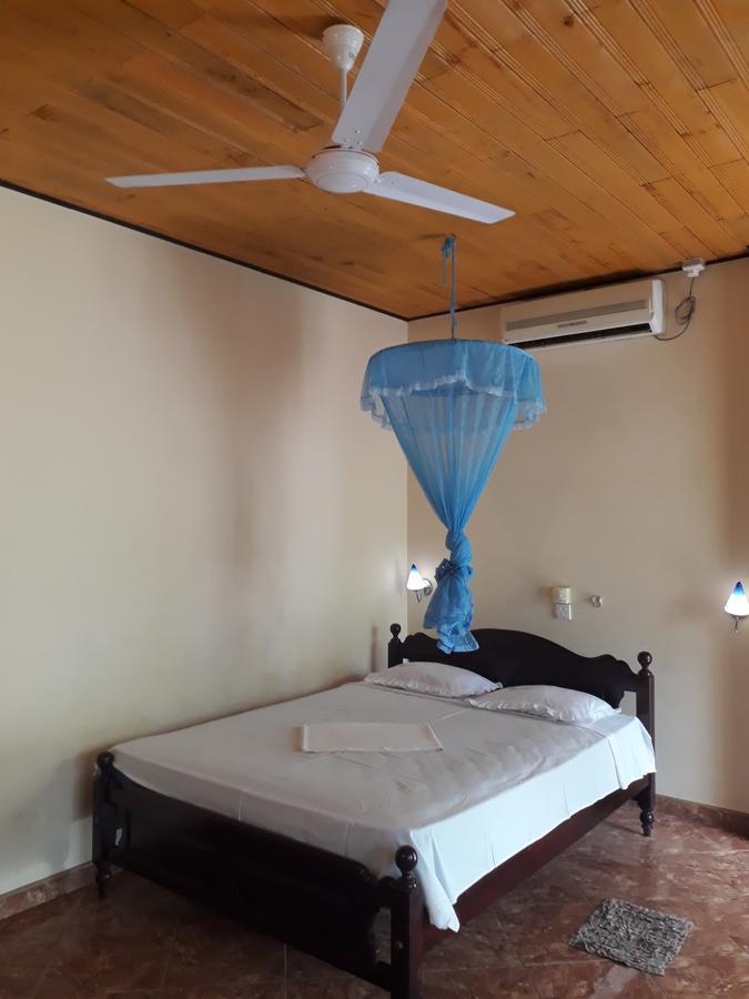 Guesthouse Sunshine Aluthgama Esterno foto