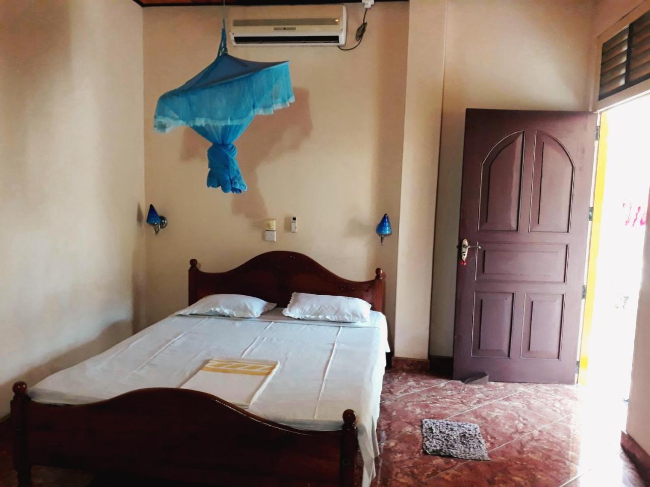 Guesthouse Sunshine Aluthgama Esterno foto
