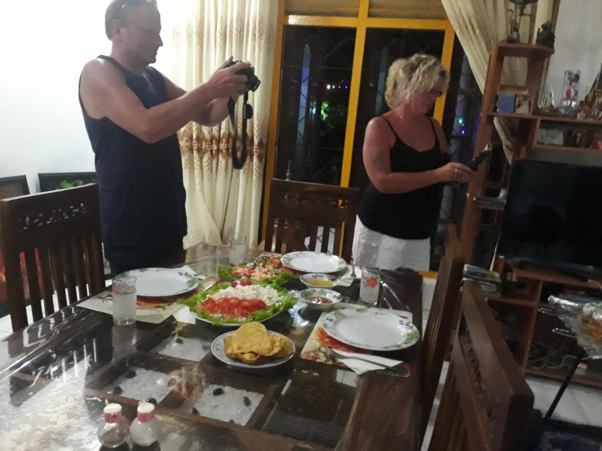 Guesthouse Sunshine Aluthgama Esterno foto
