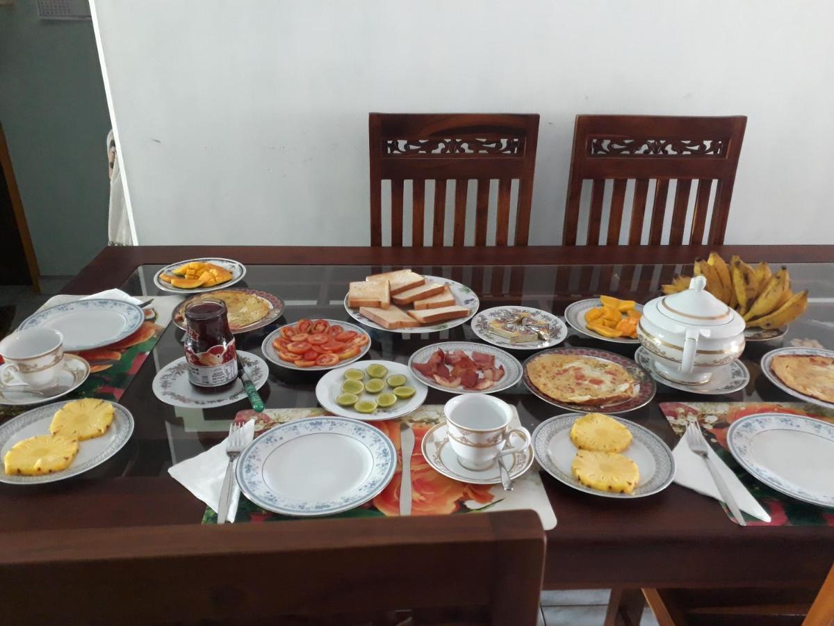Guesthouse Sunshine Aluthgama Esterno foto