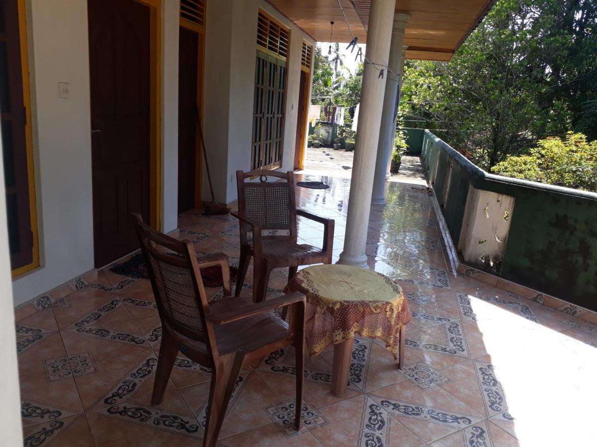 Guesthouse Sunshine Aluthgama Esterno foto