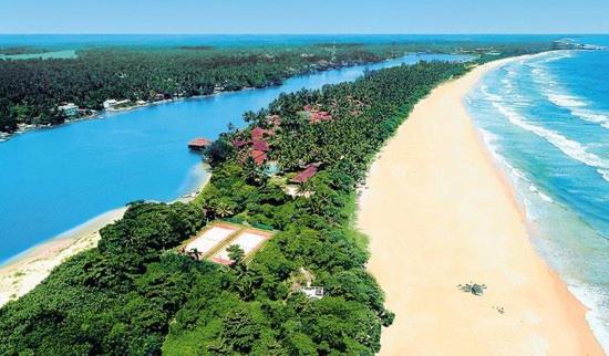 Guesthouse Sunshine Aluthgama Esterno foto