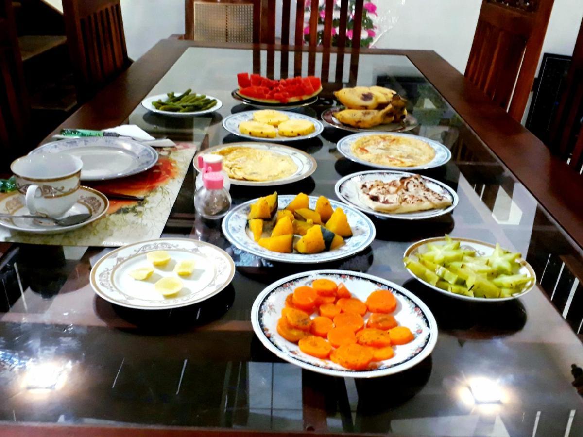 Guesthouse Sunshine Aluthgama Esterno foto